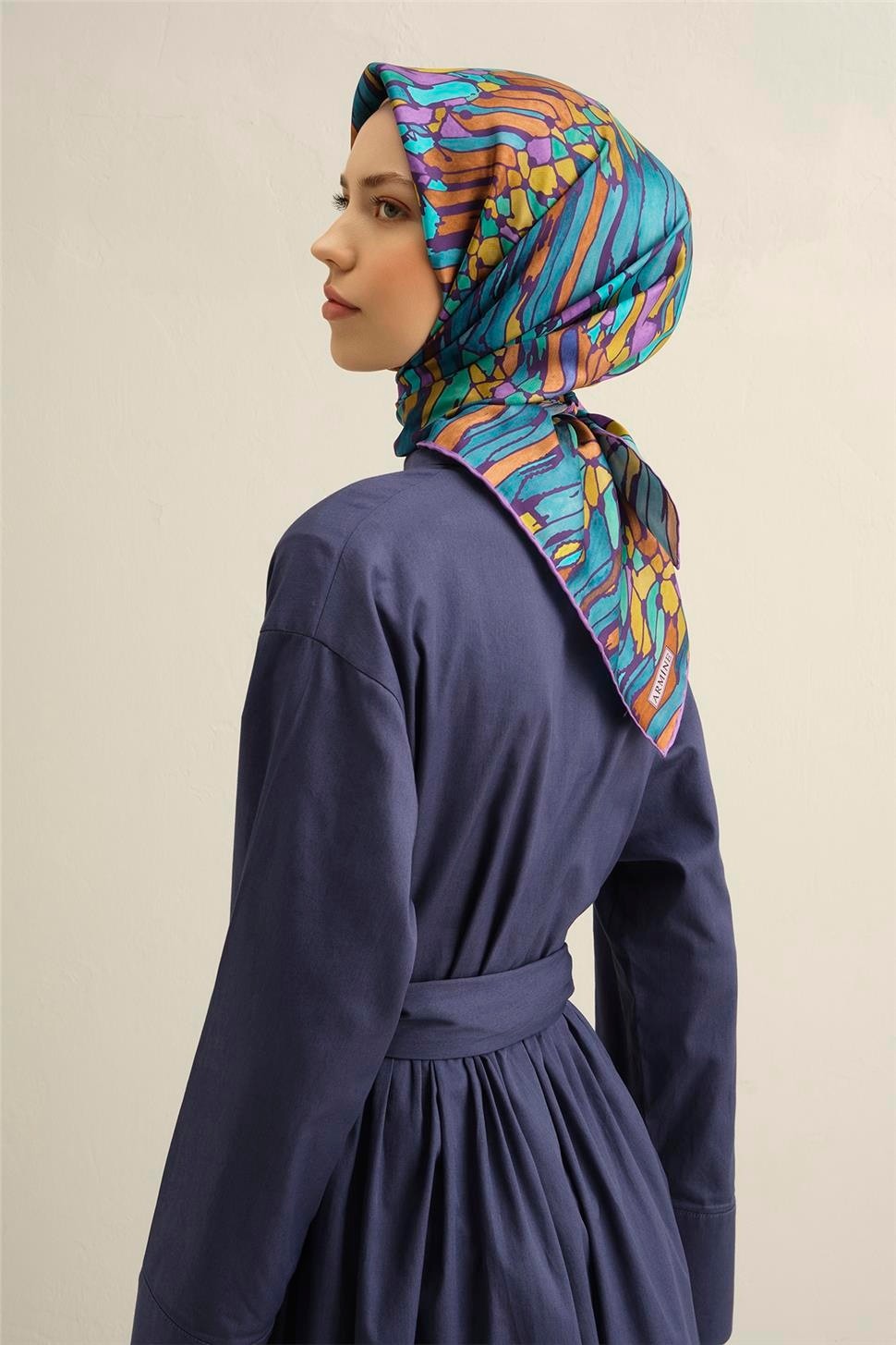 Armine Soyut Desenli Saf İpek Twill Eşarp 9335D 85 görsel 4