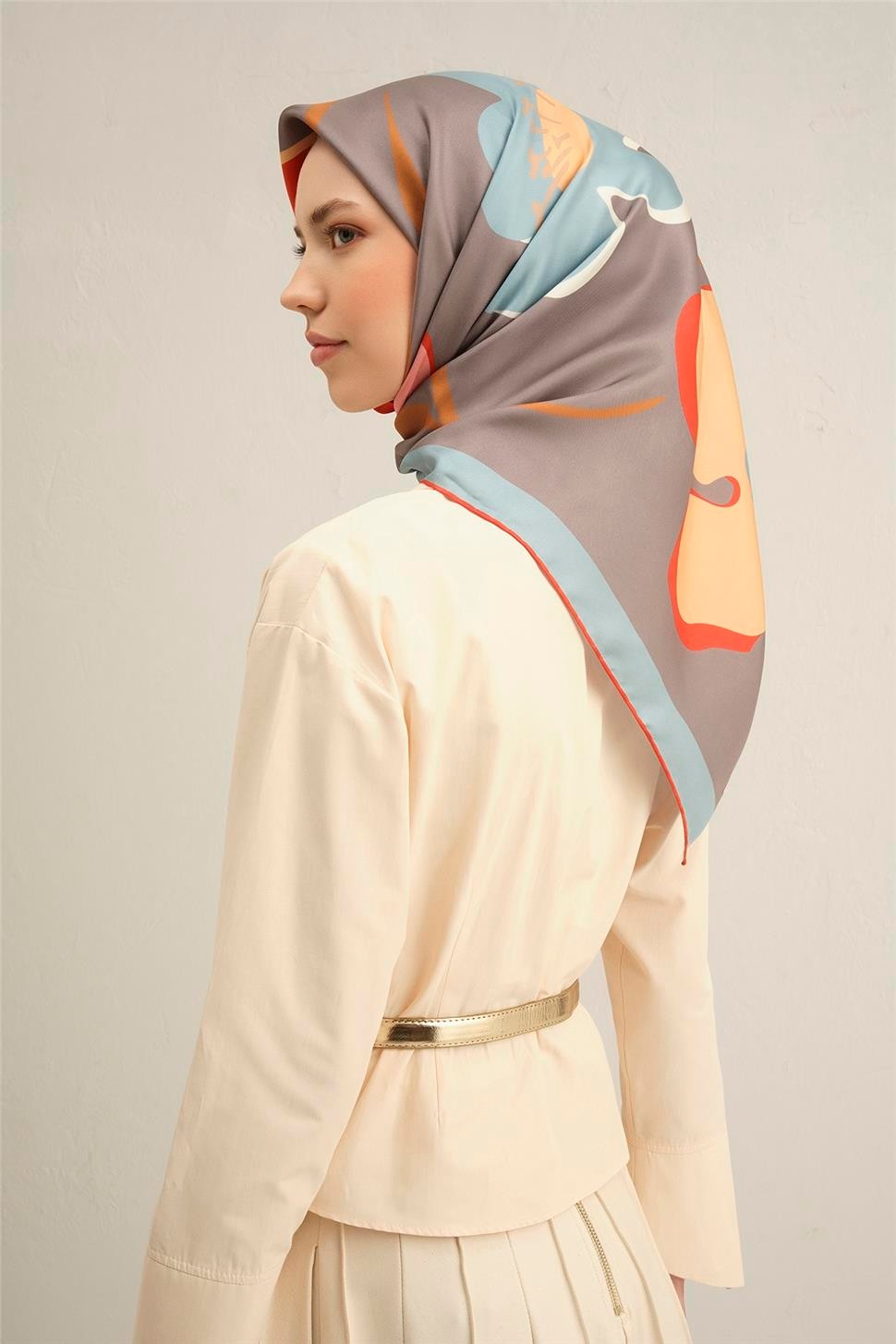 Armine Çiçek Desenli Saf İpek Twill Eşarp 9317D 03 görsel 2