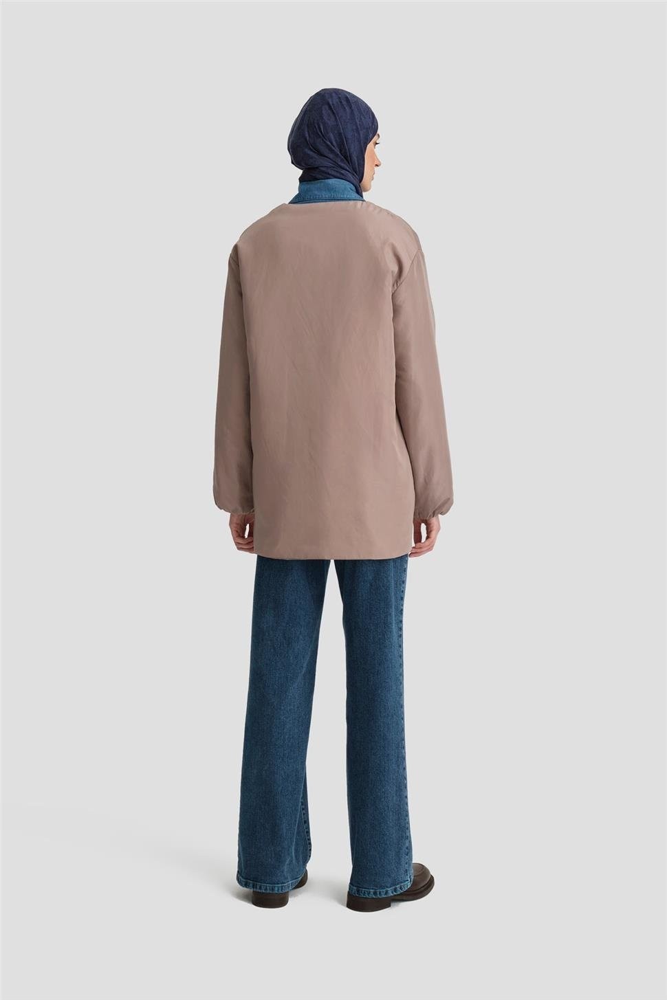 Armine Dikişsiz Elyaflı Bomber Mont 24KD7521 Vizon görsel 4