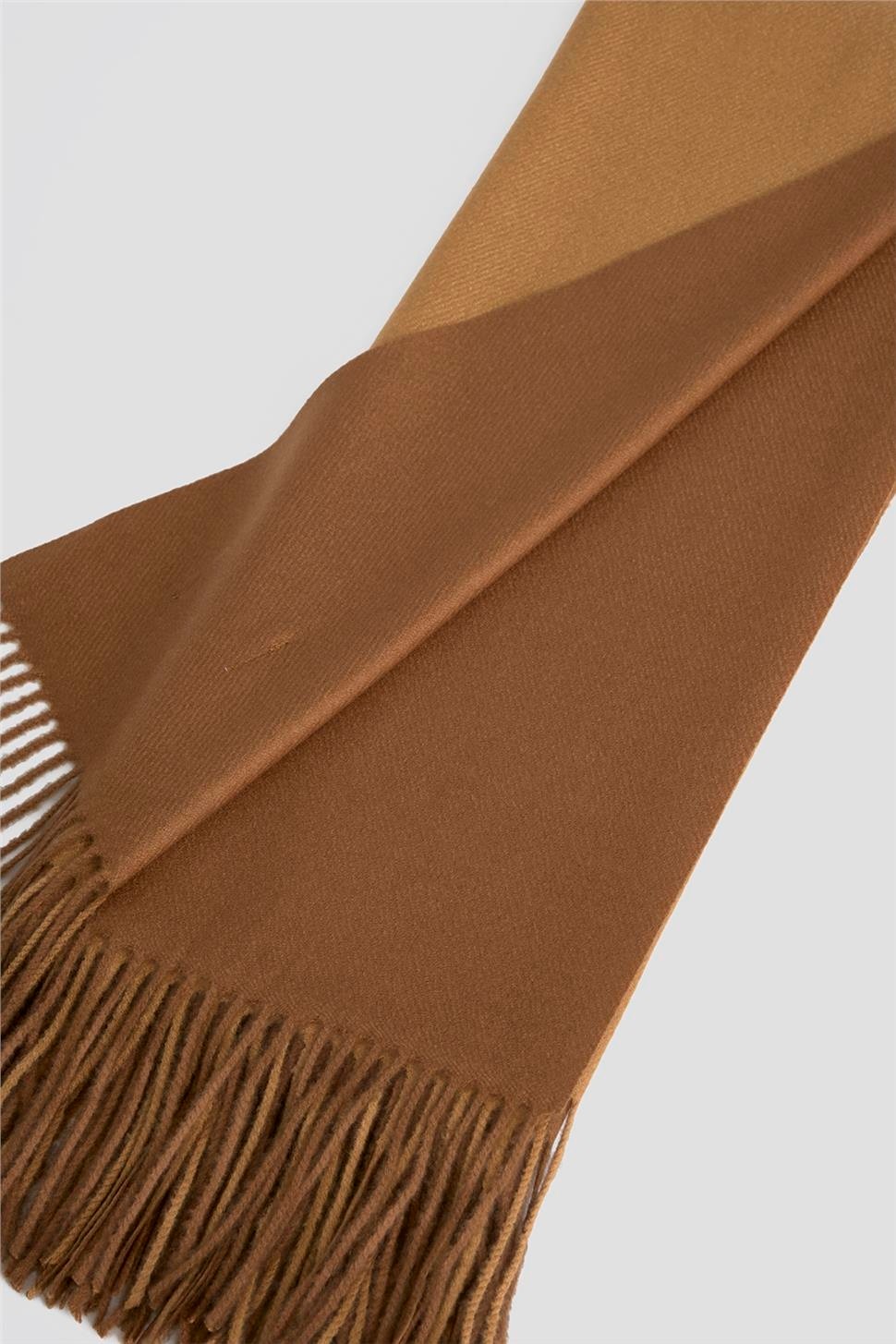 Armine Püsküllü Akrilik Atkı Camel görsel 2