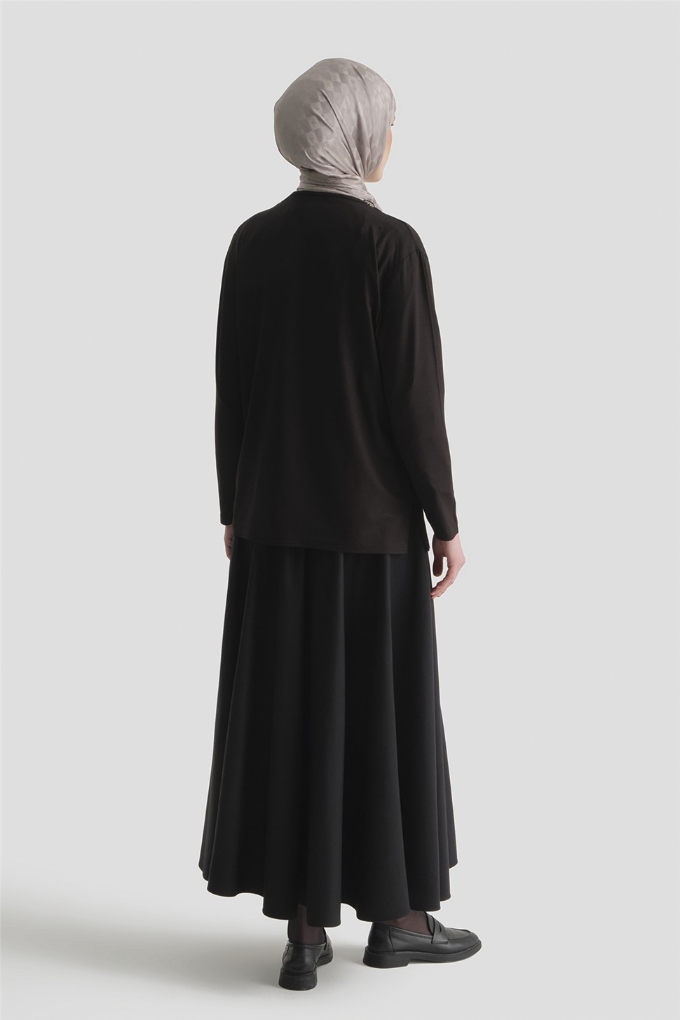 Armine Penye Siyah görsel 4