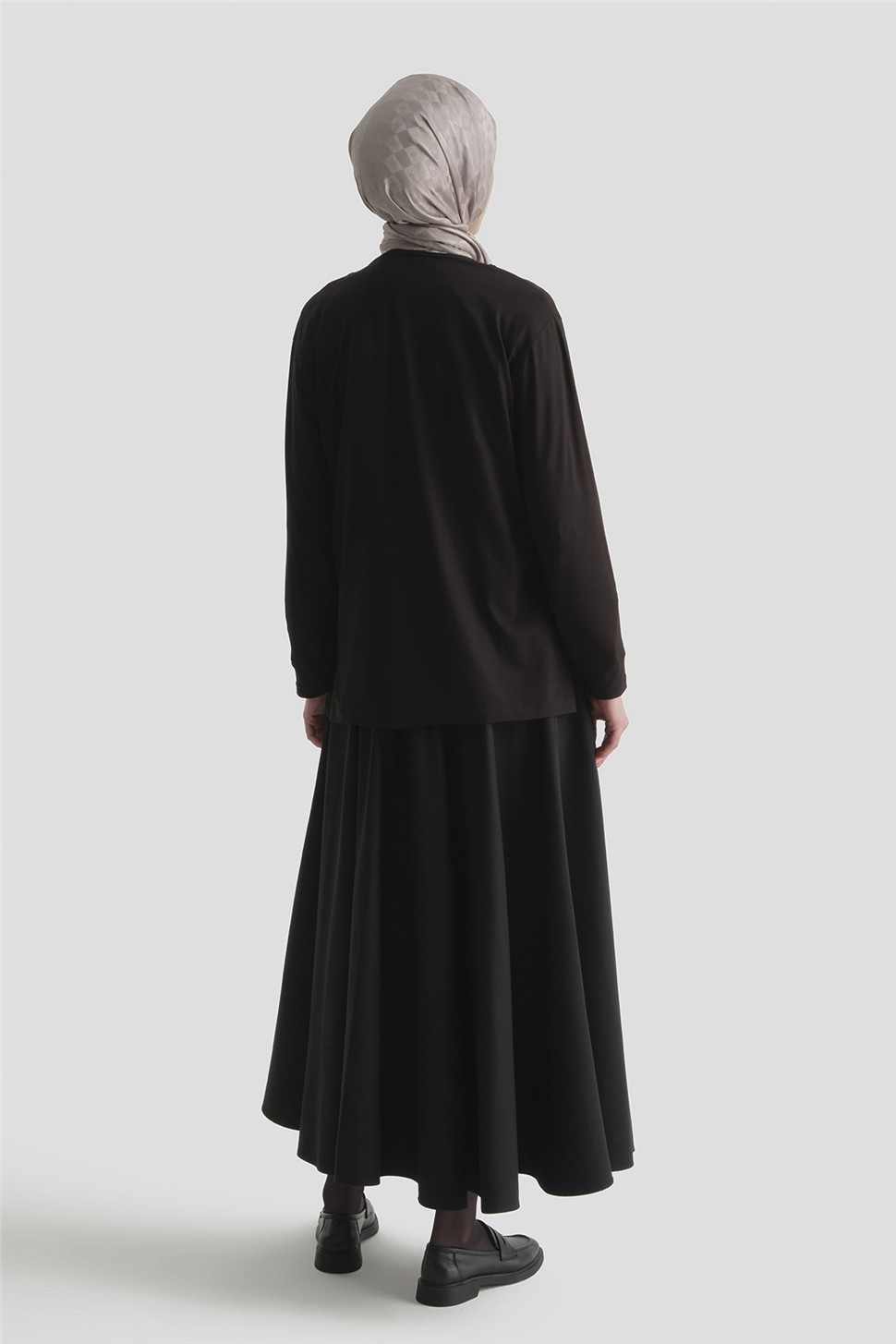 Armine Penye Siyah görsel 5