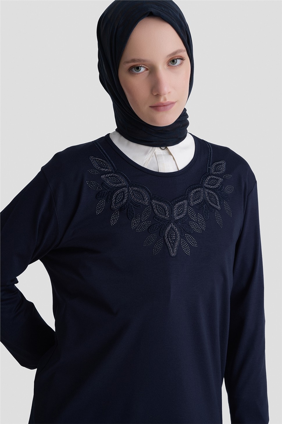 Armine Penye Lacivert görsel 3