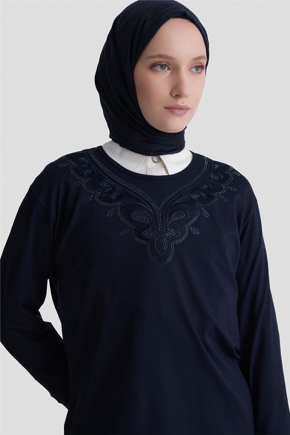 Armine Penye Lacivert görsel 3