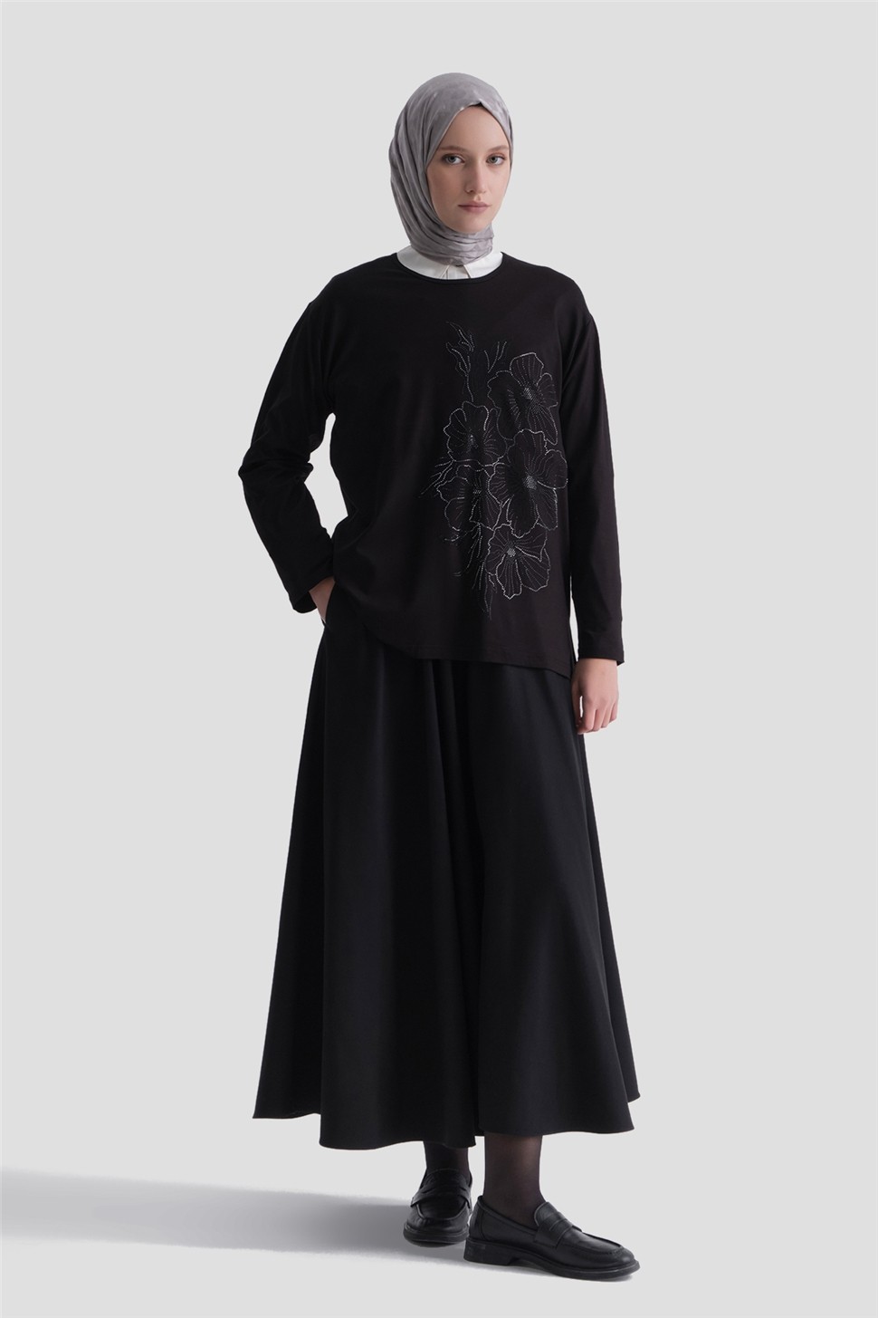 Armine Penye Siyah
