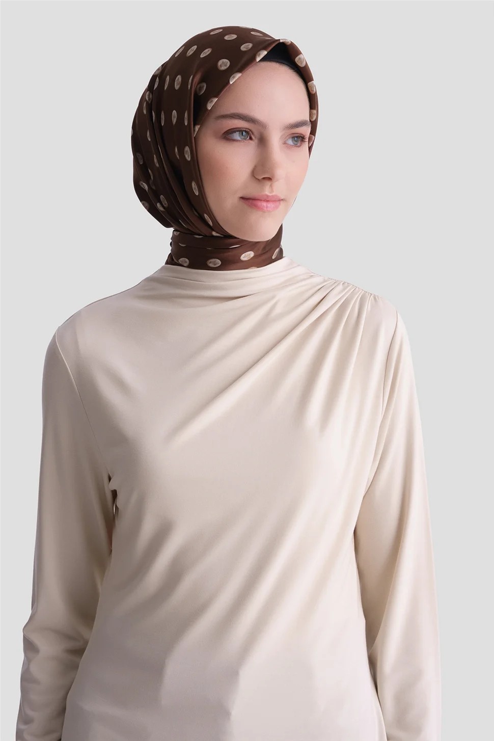 Armine Degaje Yaka Örme Rayon Bluz Bej