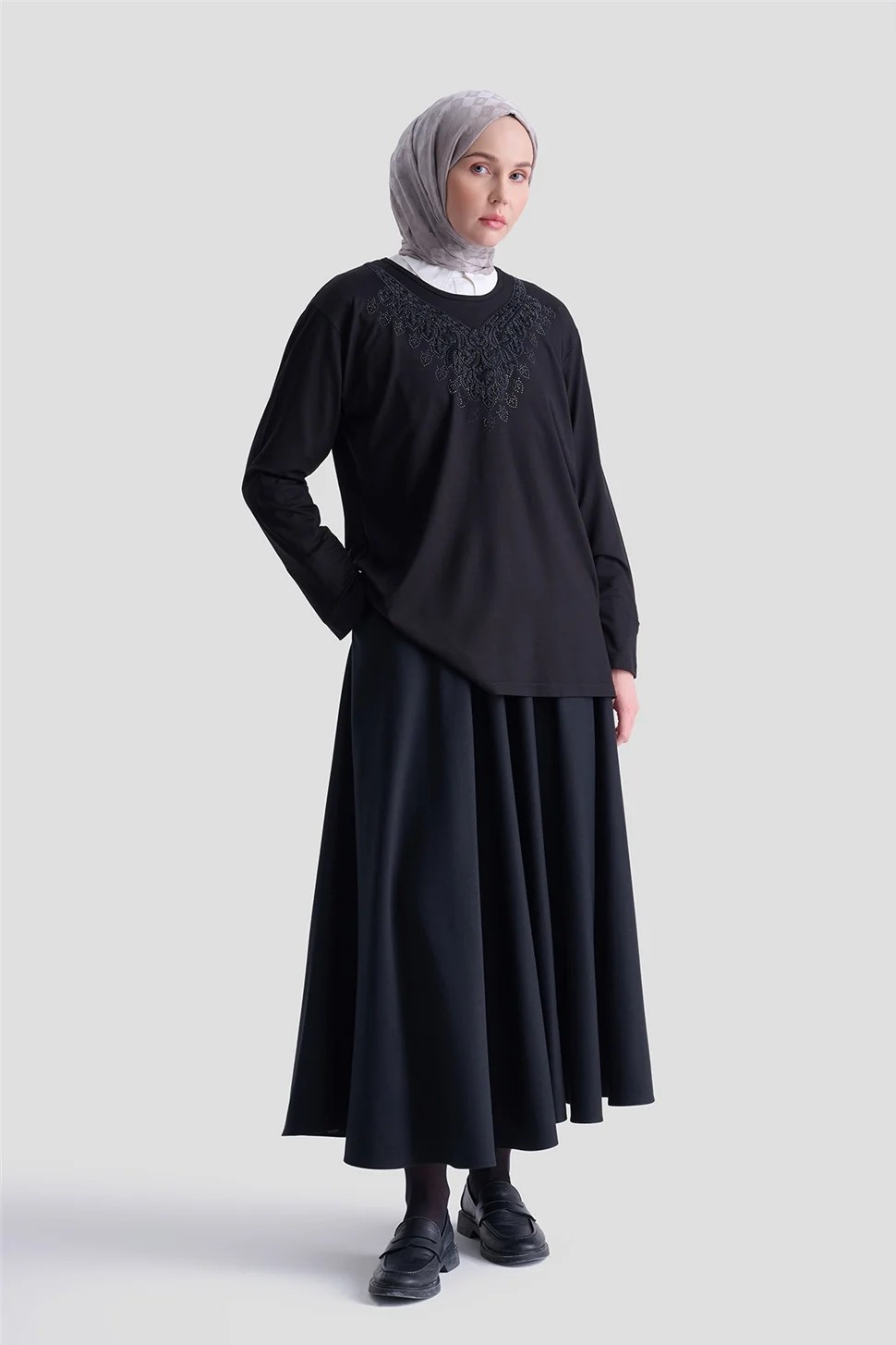 Armine Penye Siyah