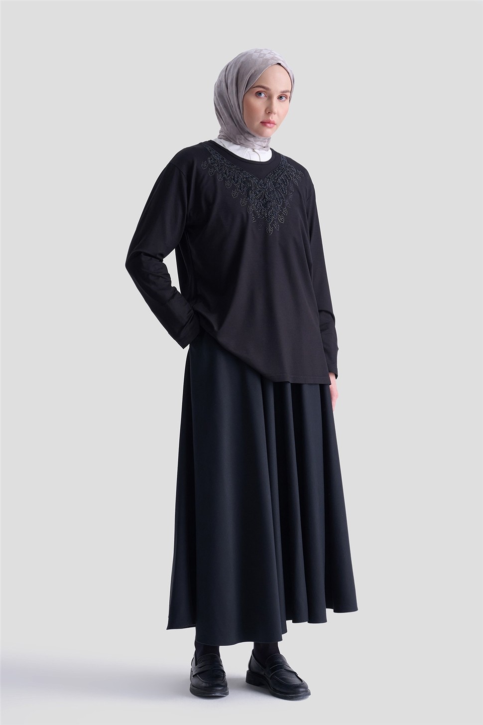 Armine Penye Siyah görsel 2