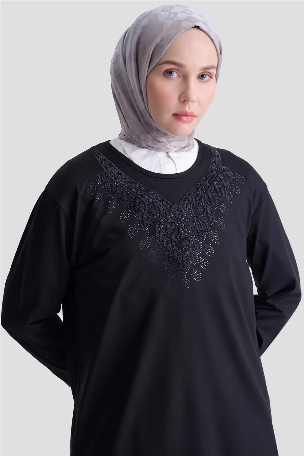 Armine Penye Siyah görsel 3