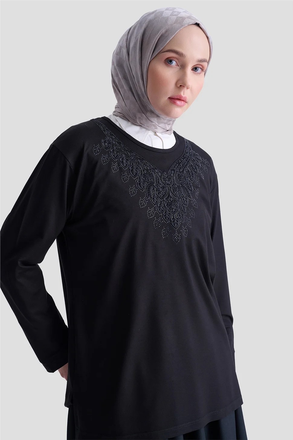Armine Penye Siyah görsel 4