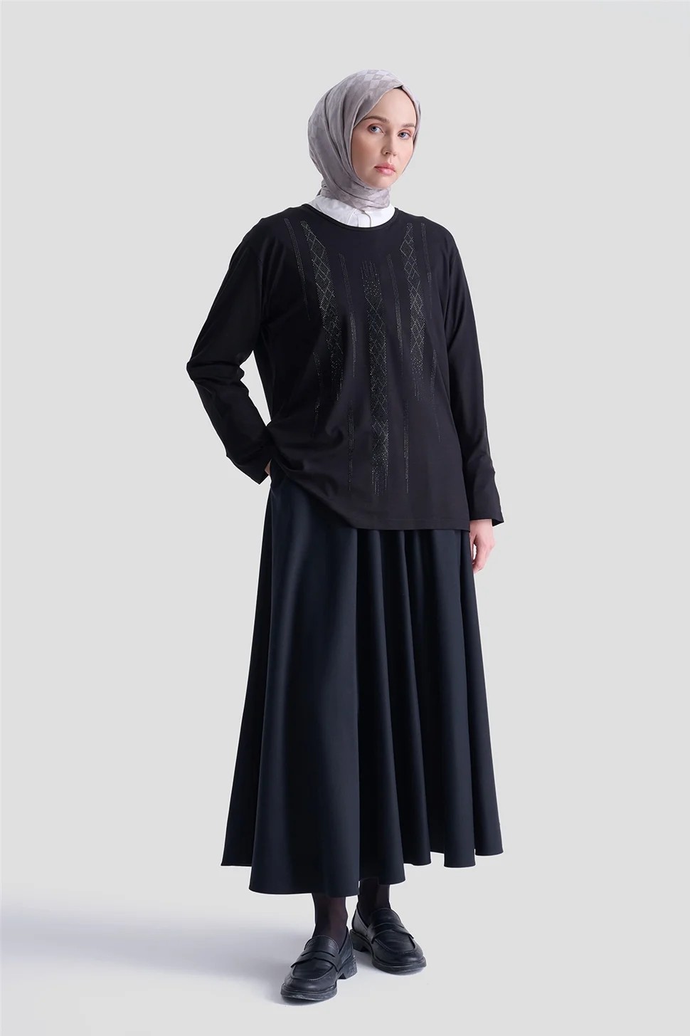 Armine Penye Siyah