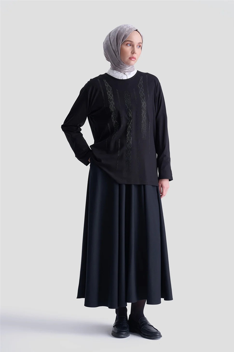 Armine Penye Siyah görsel 2
