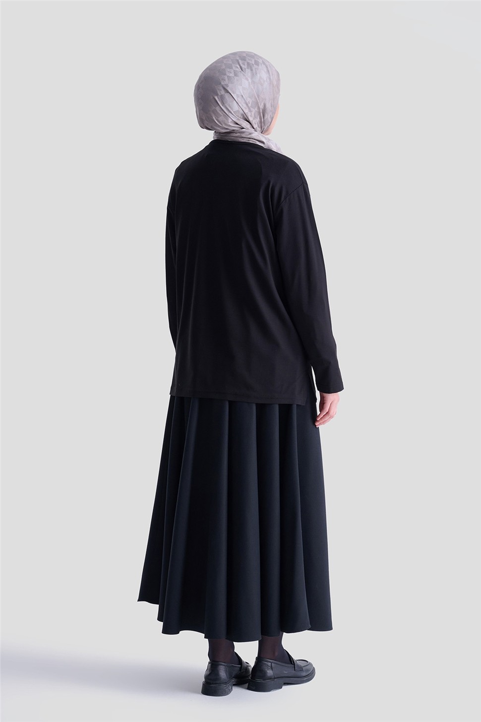 Armine Penye Siyah görsel 5