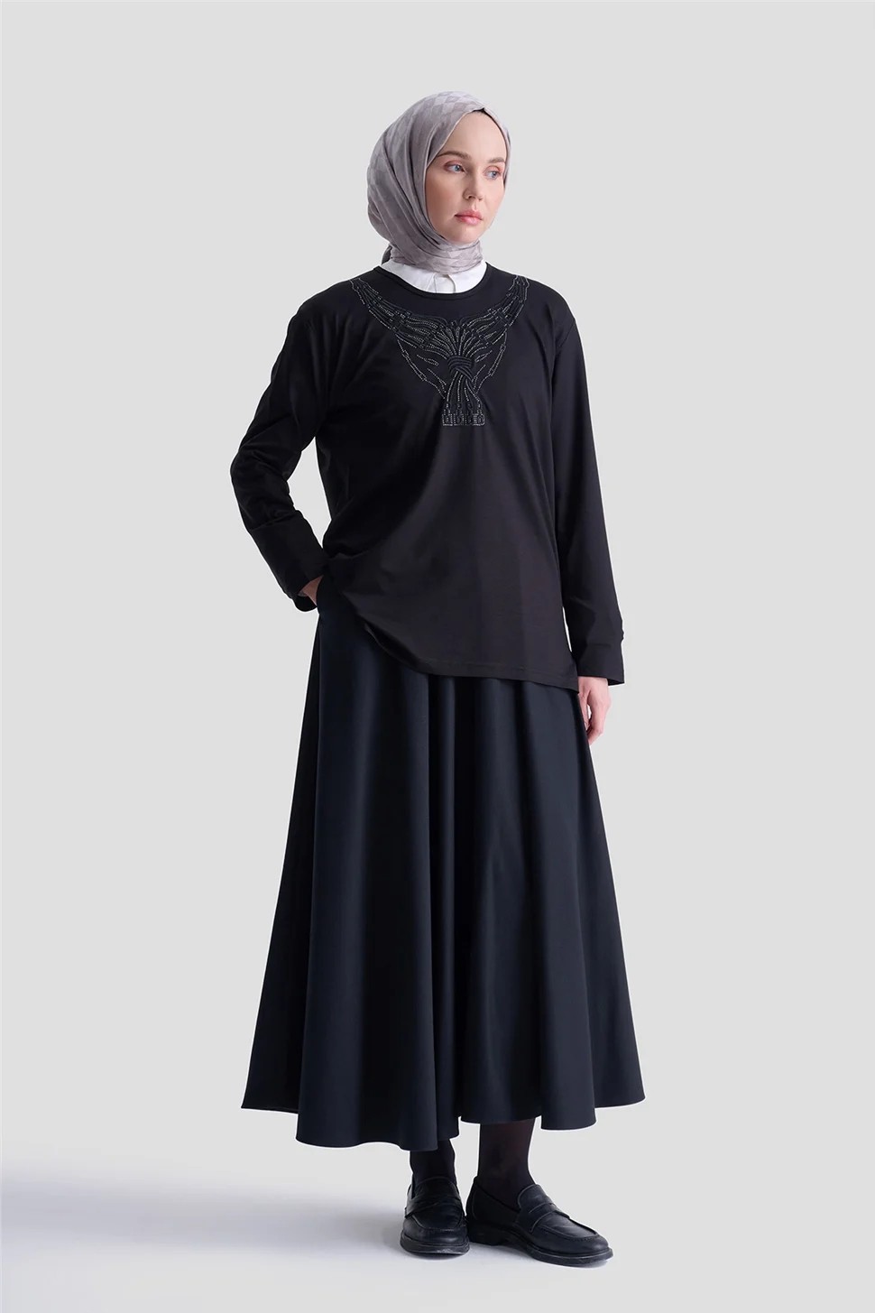 Armine Penye Siyah görsel 2