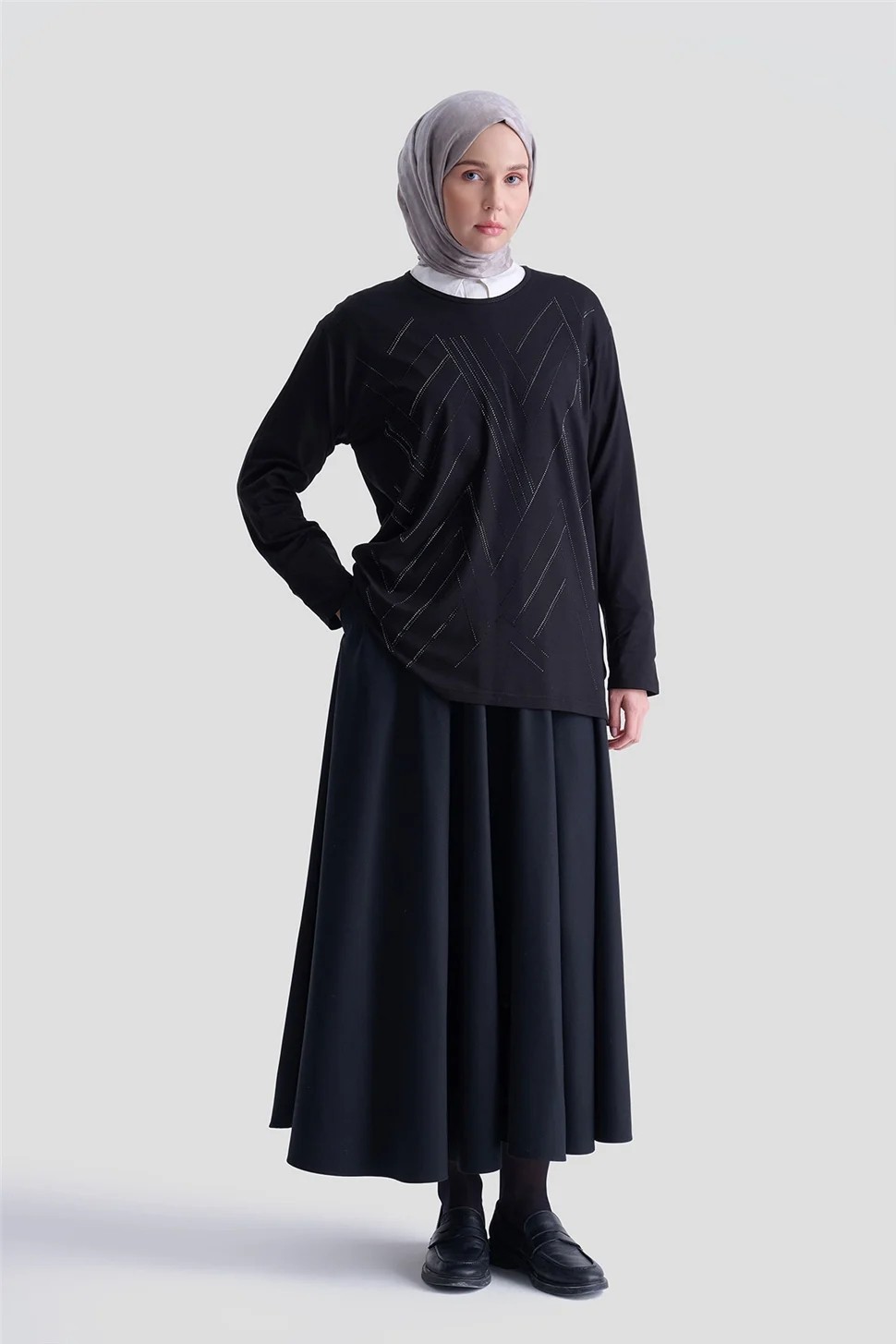 Armine Penye Siyah