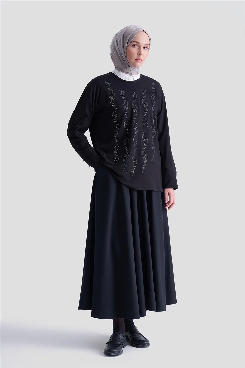 Armine Penye Siyah