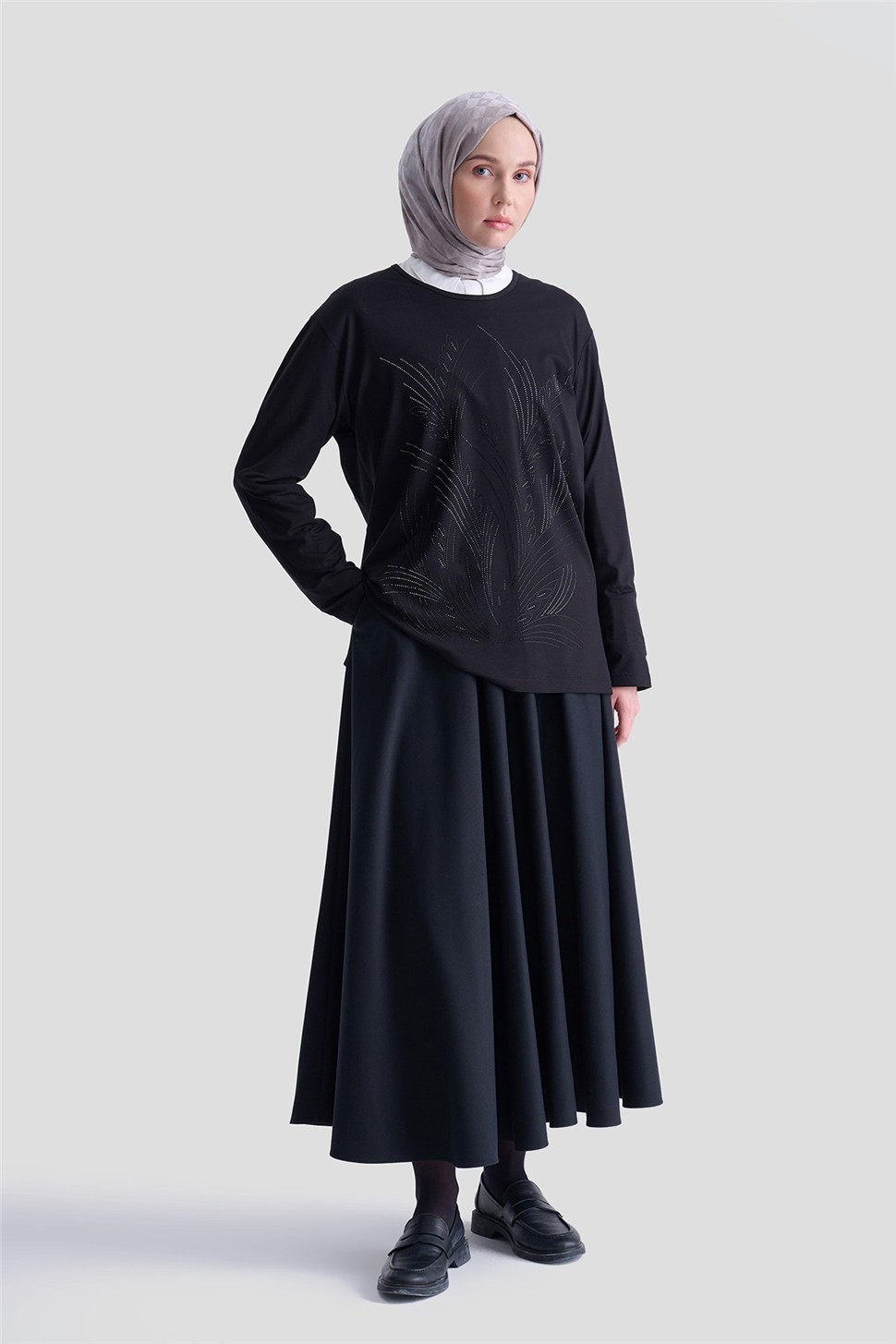 Armine Penye Siyah
