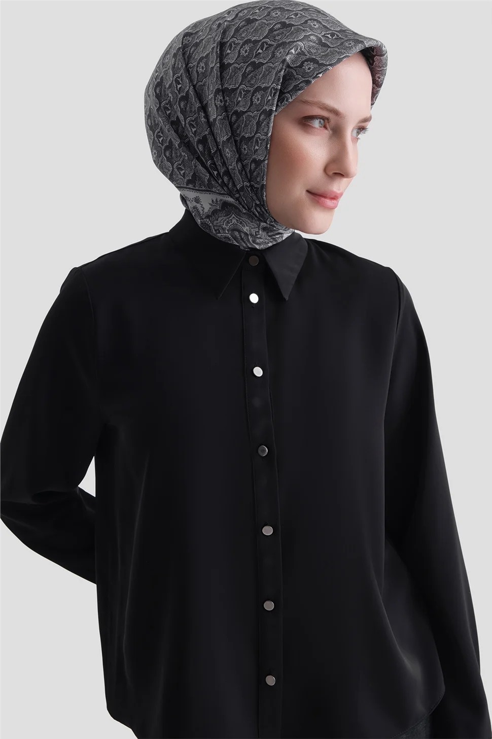 Armine Basic Gömlek Siyah görsel 4