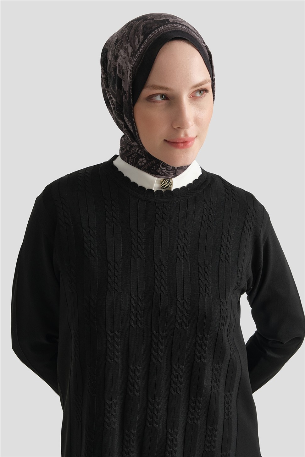 Armine Örgü Desenli Kazak Siyah görsel 4