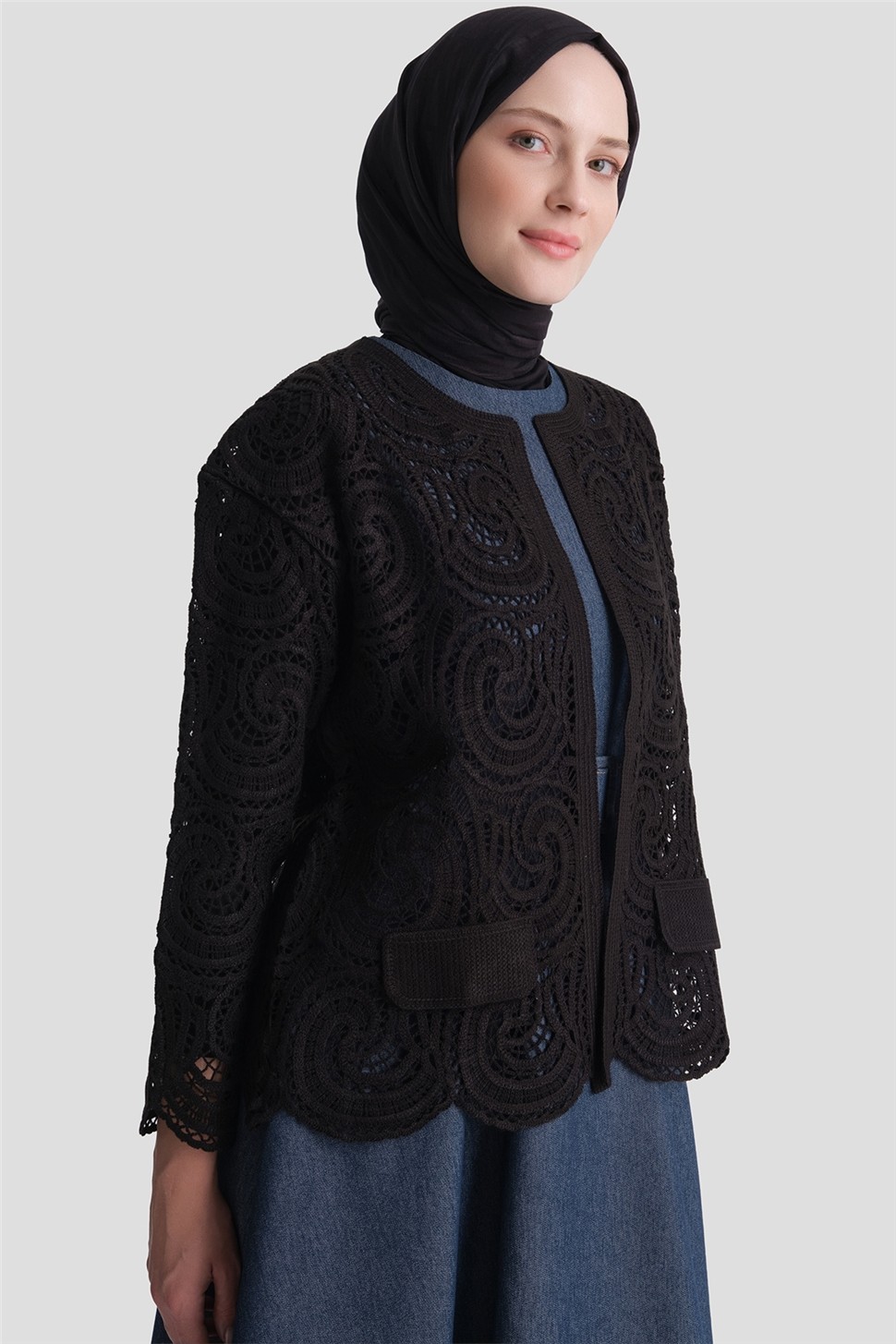 Armine Ajurlu Güpür Ceket Siyah görsel 4