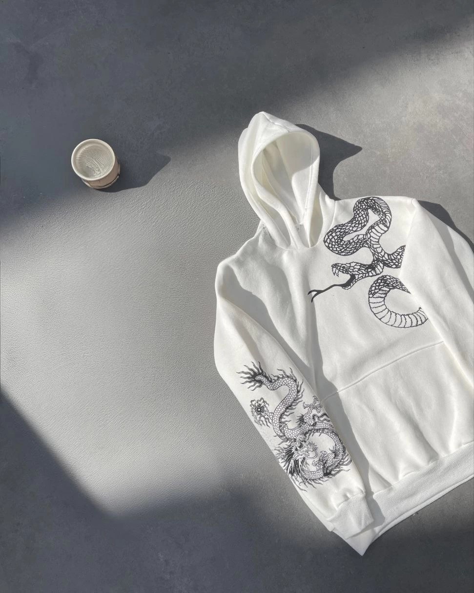 Tarz Yeri Kadın Oversize Kapüşonlu Kanguru Cepli Baskılı 3 Iplik Pamuklu Sweatshirt Hoodie - Beyaz görsel 4