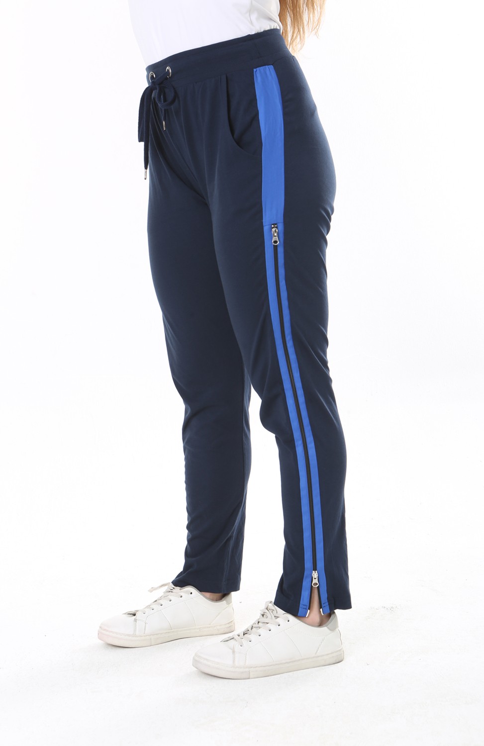 Şans Füme Yanları İki Taraflı Açılan Kombi Fermuarlı Beli Lastik Ve Kuşgözlü Bağcık Detaylı Spor Pantolon görsel 5