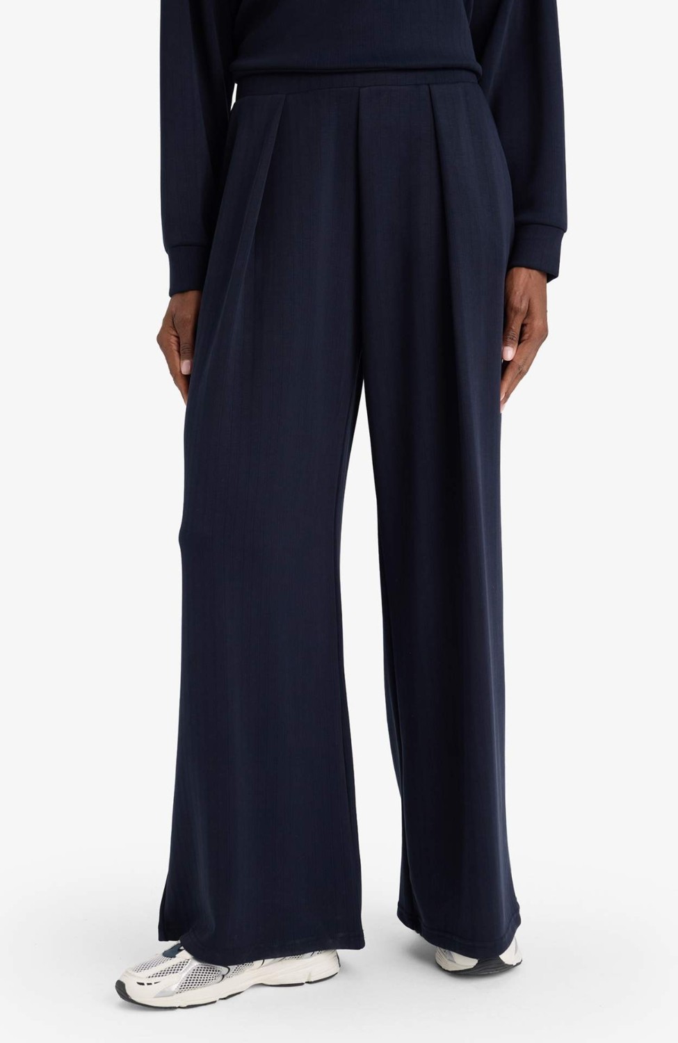 DeFacto Ultra Yumuşak Wide Leg Cepli Geniş Paça Uzun Boy Modal Sporcu Pantolon F9493AX26SP görsel 3