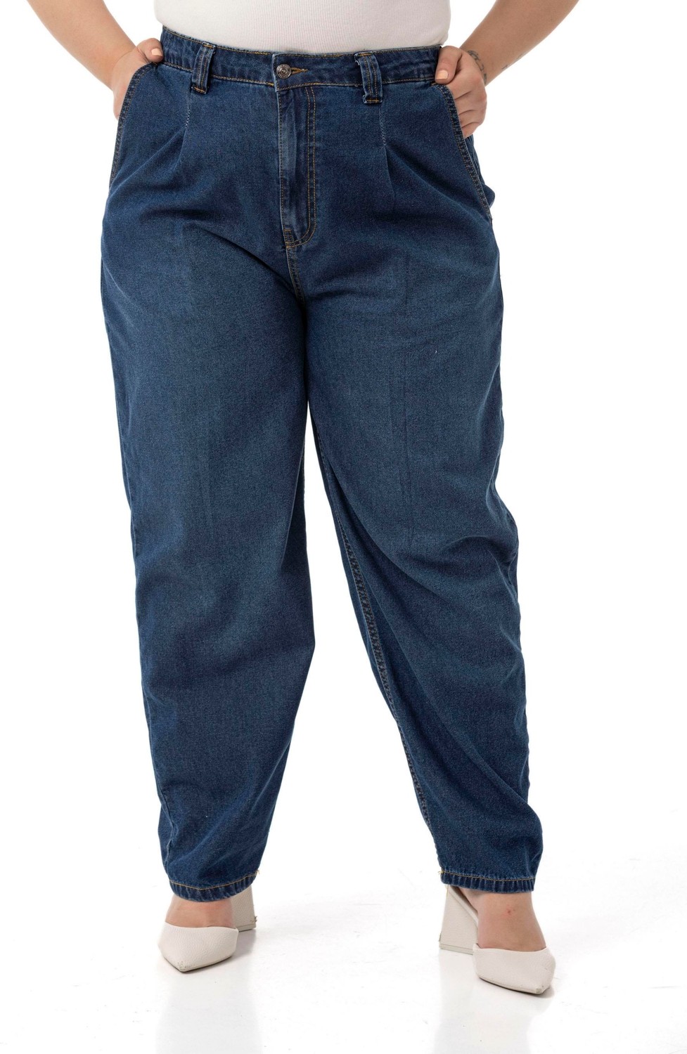 Disentis Modest Büyük Beden Önü Pileli Yarım Balon Kesim Beli Arkadan Lastikli Cepli Denim Siyah Pantolon
