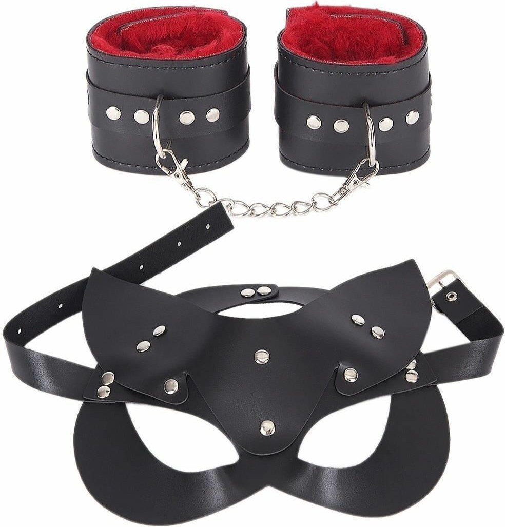 Çamaşır Kenti Maske ve Kelepce Içi Tüğlü Kırmızı Deri Set 700429