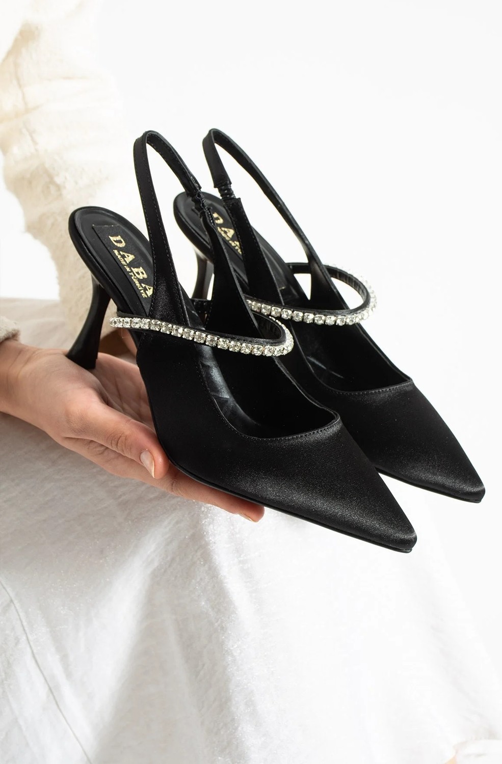Dabab Shoes Vına Kadın Siyah Sivri Burun 7 cm Ince Topuklu Taş Detaylı Bilekten Bantlı Klasik Abiye Ayakkabı