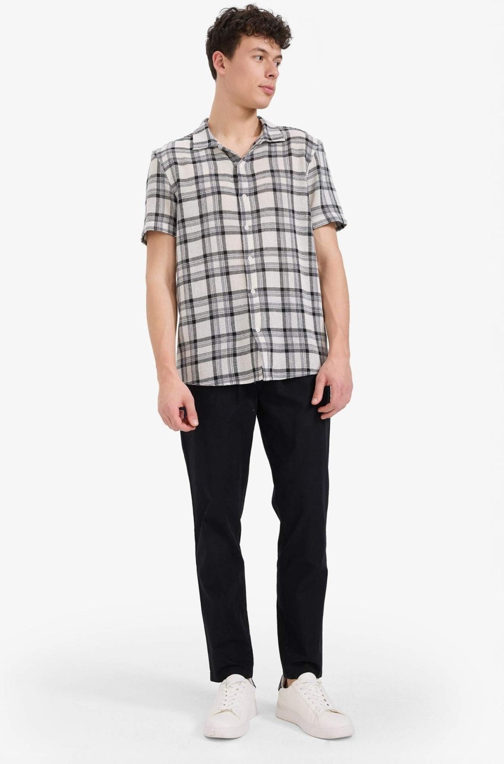 DeFacto Regular Fit Polo Yaka Kareli Yazlık Pamuklu Kısa Kollu Gömlek D7661AX25SP görsel 2