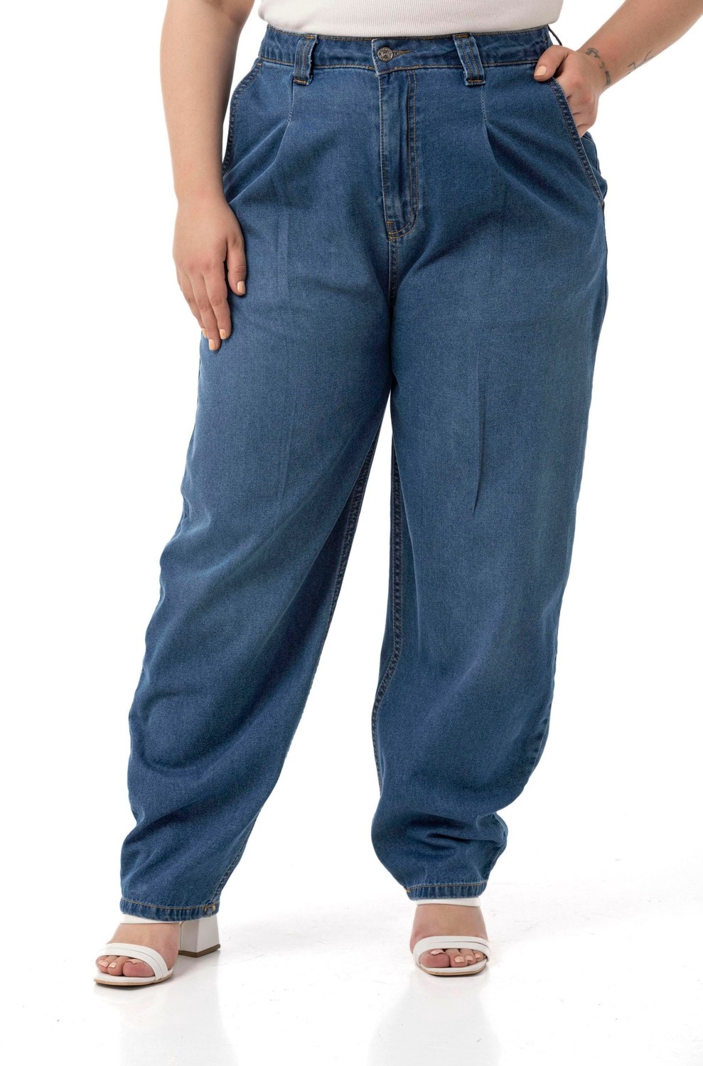 Disentis Modest Büyük Beden Önü Pileli Yarım Balon Kesim Beli Arkadan Lastikli Cepli Denim Siyah Pantolon