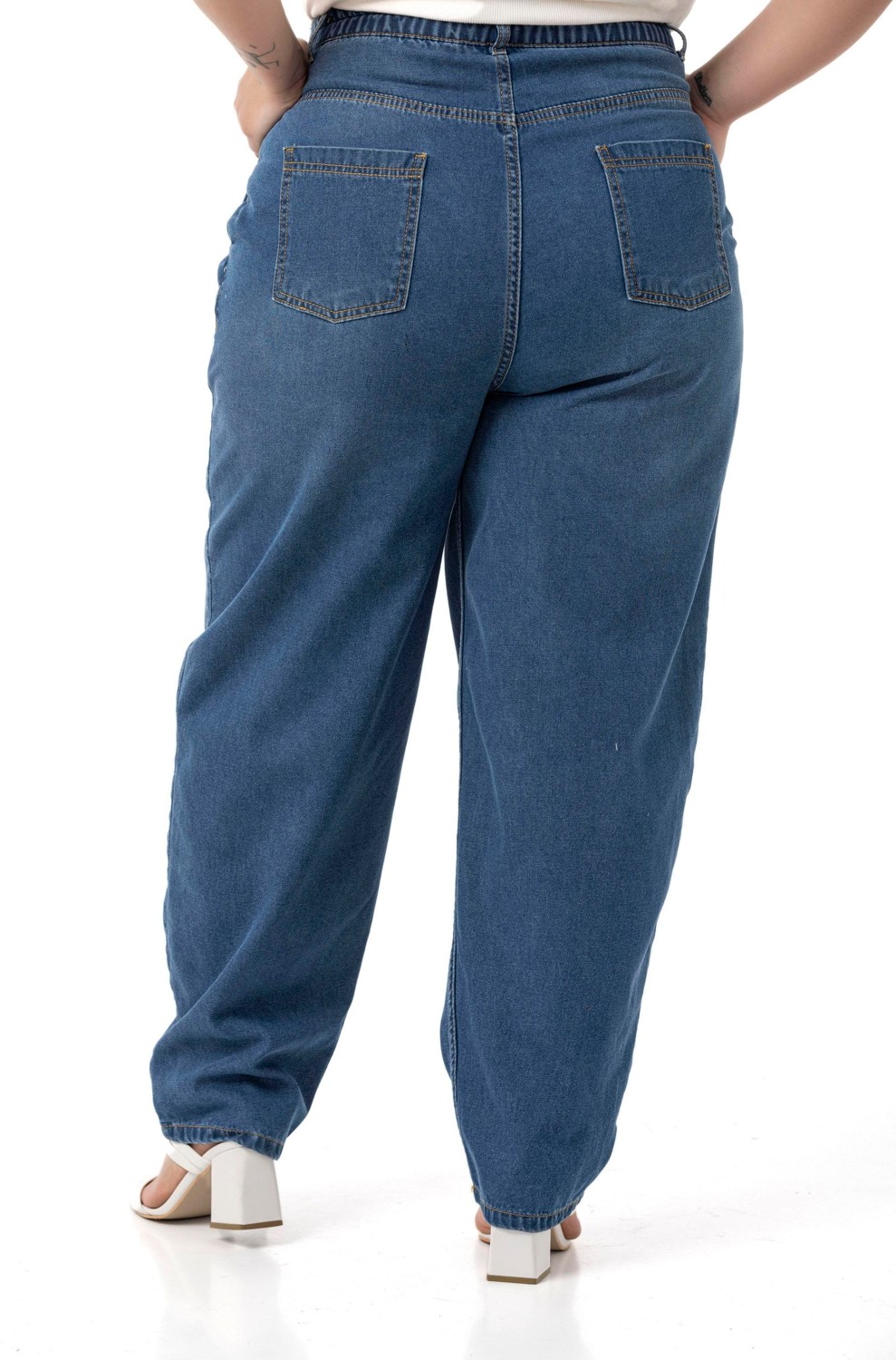 Disentis Modest Büyük Beden Önü Pileli Yarım Balon Kesim Beli Arkadan Lastikli Cepli Denim Siyah Pantolon görsel 3