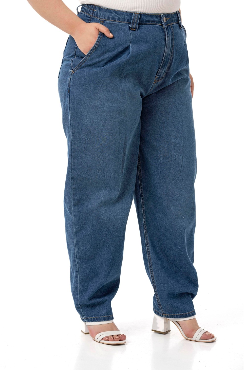 Disentis Modest Büyük Beden Önü Pileli Yarım Balon Kesim Beli Arkadan Lastikli Cepli Denim Siyah Pantolon görsel 4