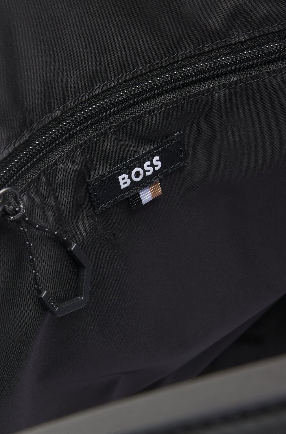 Boss Erkek Tonlu Marka Logolu Çıkarılabilir Uzun Askılı Siyah Seyahat Çantası 50558357-001 görsel 7