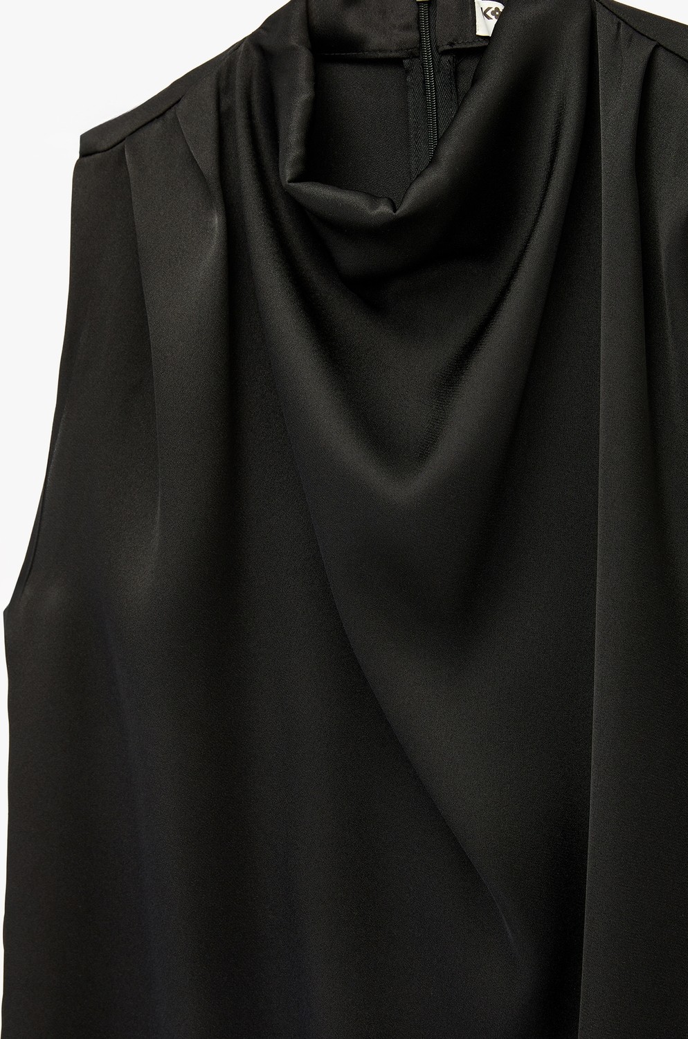 Koton Dik Yaka Kolsuz Drape Detaylı Saten Bluz görsel 7