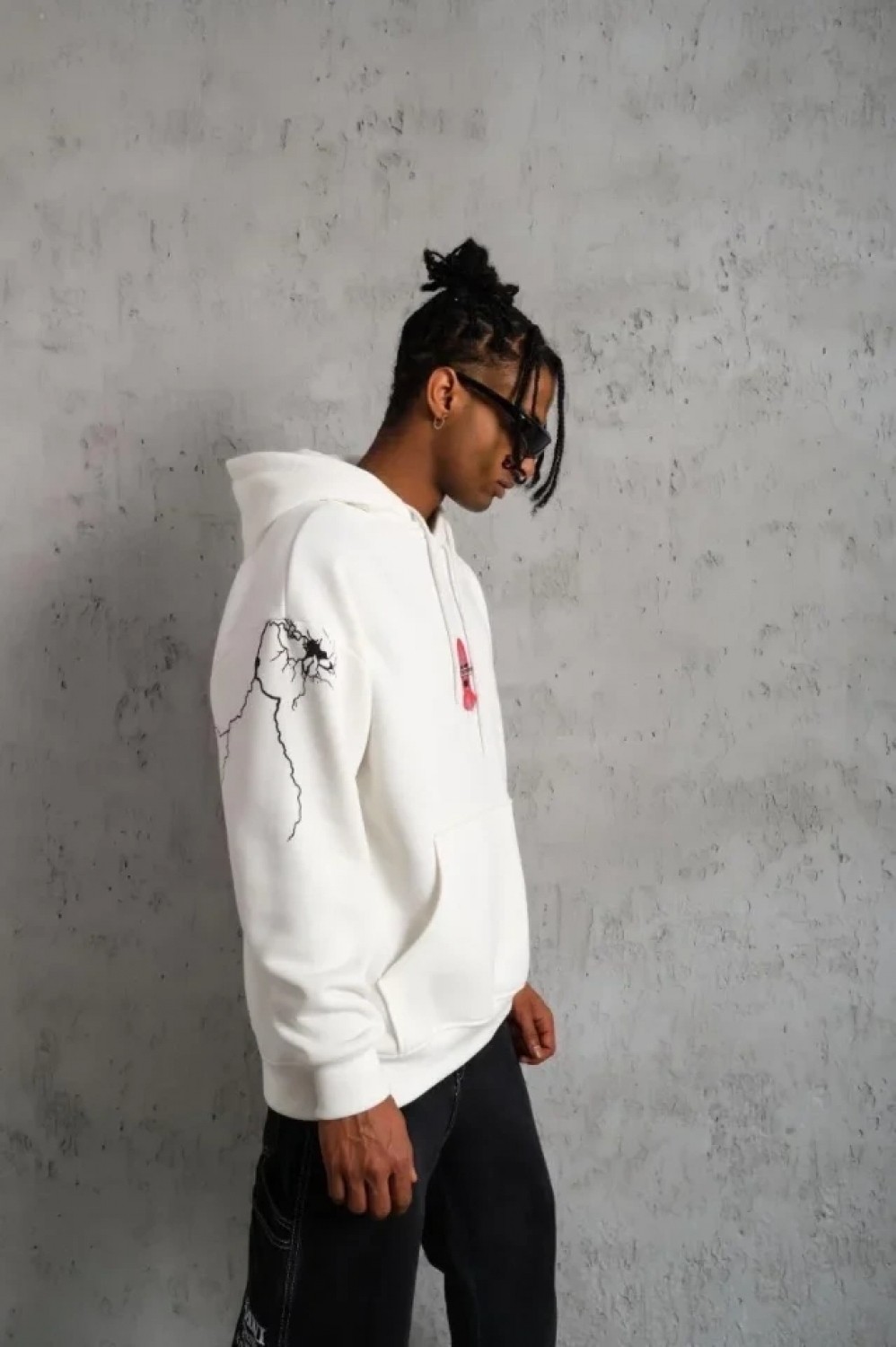 Pileli Store Erkek Maske Baskılı Kapüşonlu Sweat - Beyaz