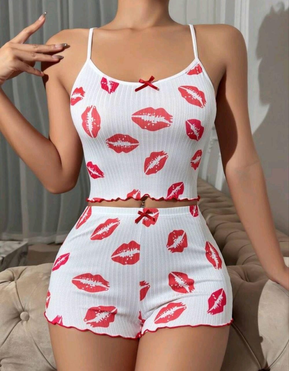 Kadın Beyaz Dudak Desenli Seksi Gecelik Takım 5021 görsel 2