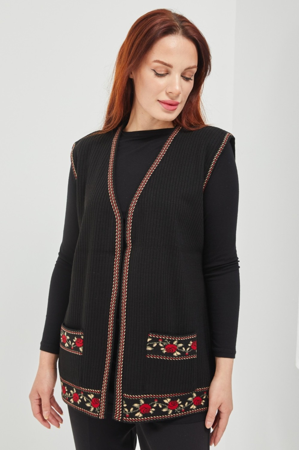 Stilmony Anne Siyah Gül Desenli Triko Kısa Cepli Yelek görsel 3