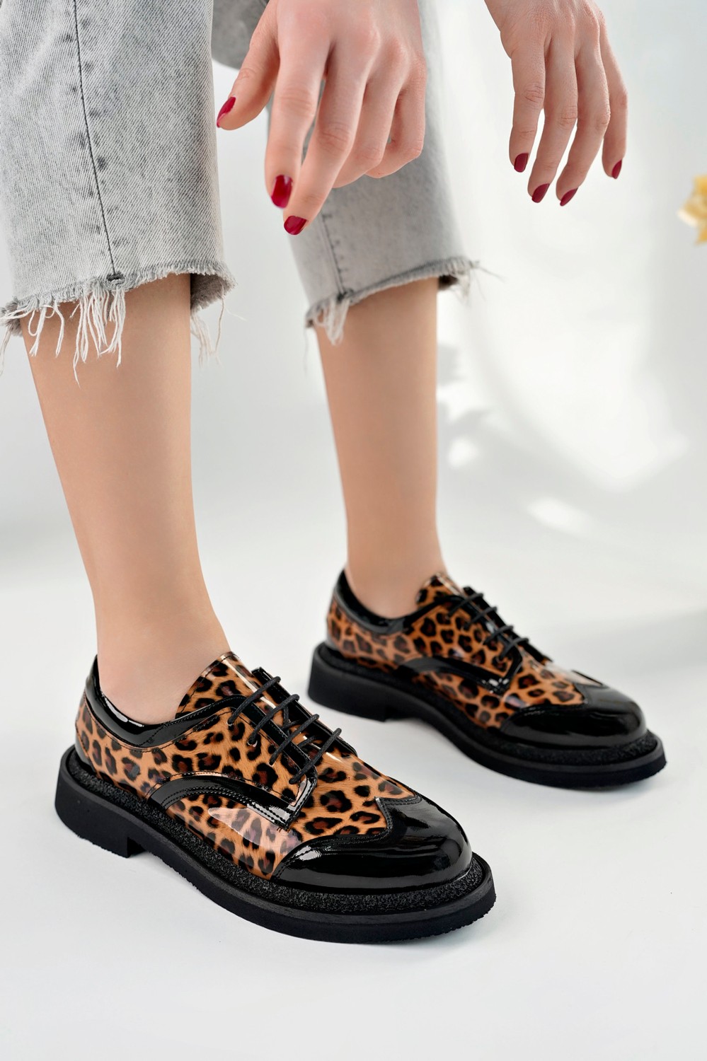 MARSHETTA Leopatra Model Leopar Desenli Siyah Rugan Kadın Günlük Oxford Bağcıklı Ayakkabı görsel 2