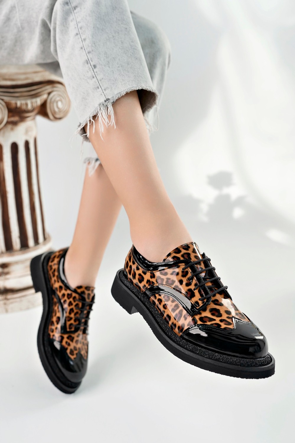 MARSHETTA Leopatra Model Leopar Desenli Siyah Rugan Kadın Günlük Oxford Bağcıklı Ayakkabı görsel 4