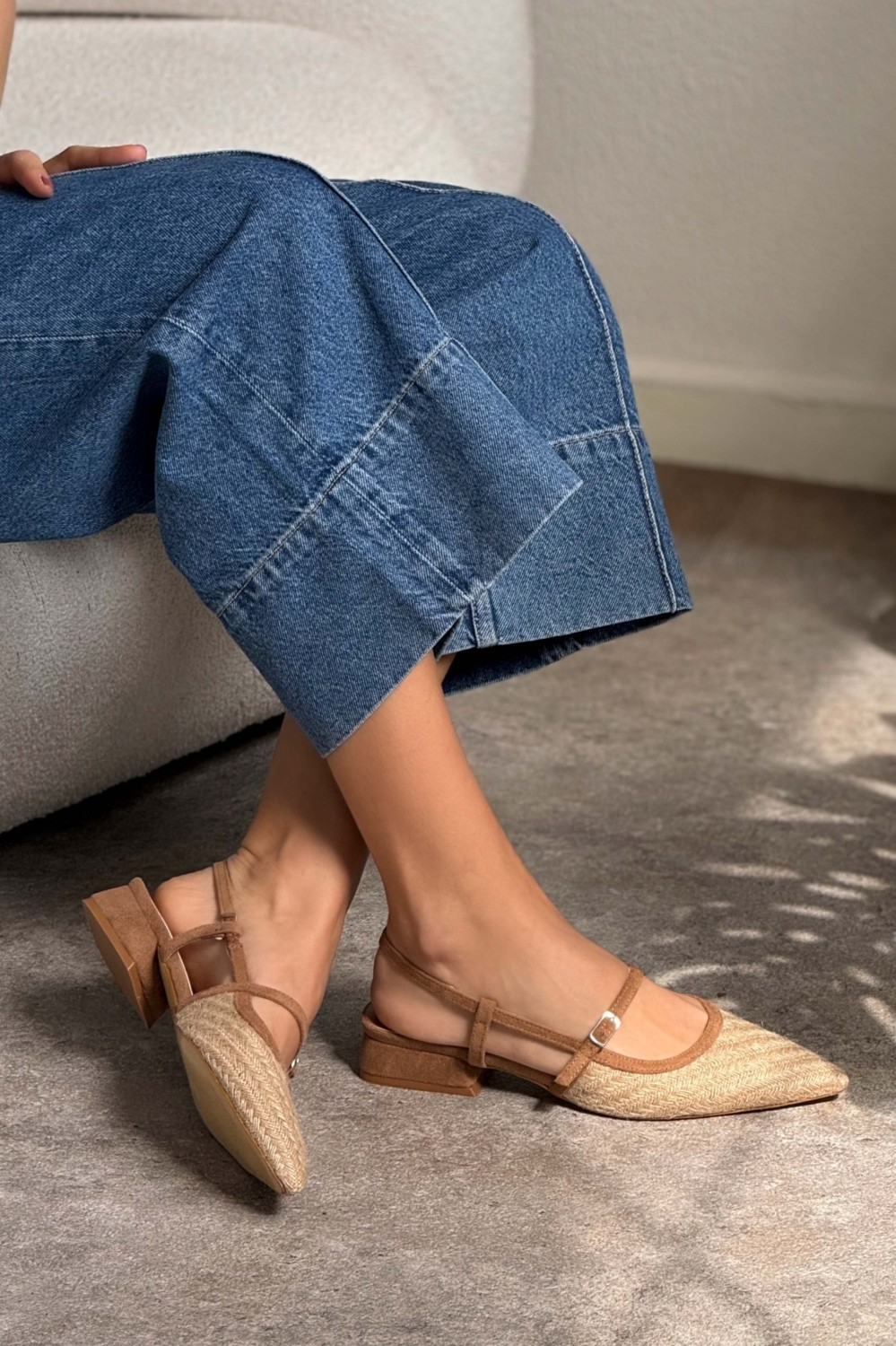 Nişantaşı Shoes X-Harmony Hasır Taba Kemer Detay Sivri Burun Kısa Topuklu Kadın Babet