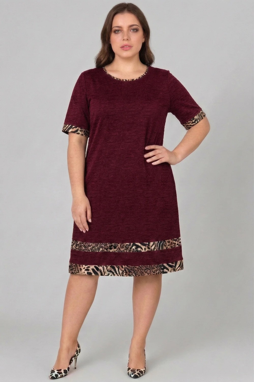 Curvy Trend Büyük Beden Kol Ucu ve Eteği Leopar Garnili Kısa Kol Viskon Elbise