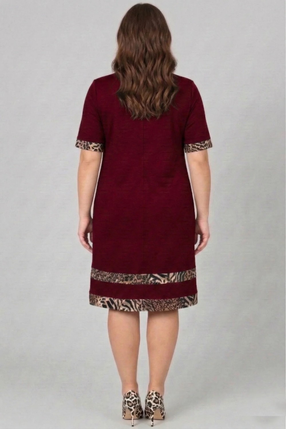 Curvy Trend Büyük Beden Kol Ucu ve Eteği Leopar Garnili Kısa Kol Viskon Elbise görsel 3