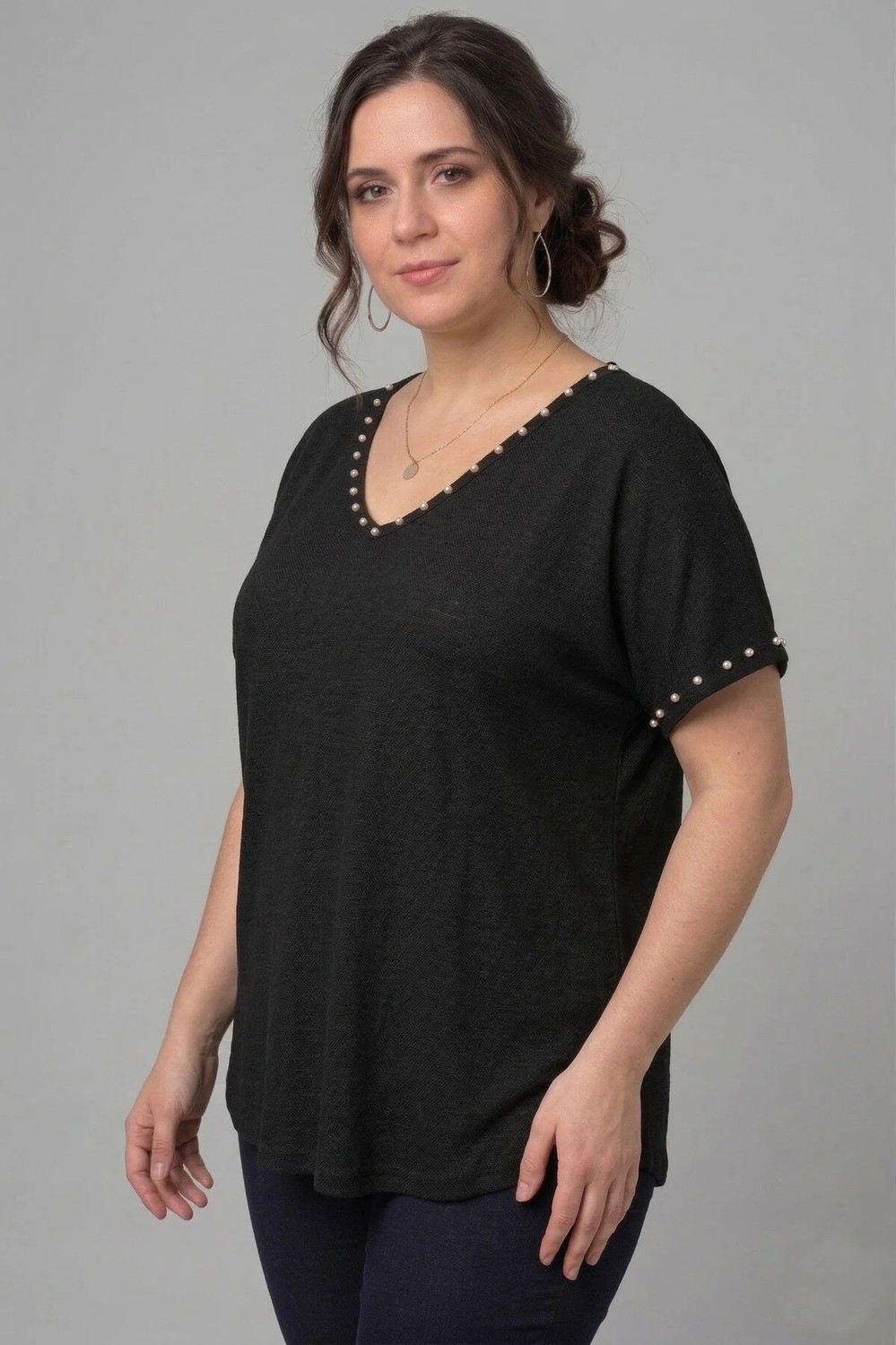 Curvy Trend Büyük Beden Yaka ve Kol Ucu Inci Işlemeli V Yaka Kısa Kol Geniş Etekli Bluz görsel 2