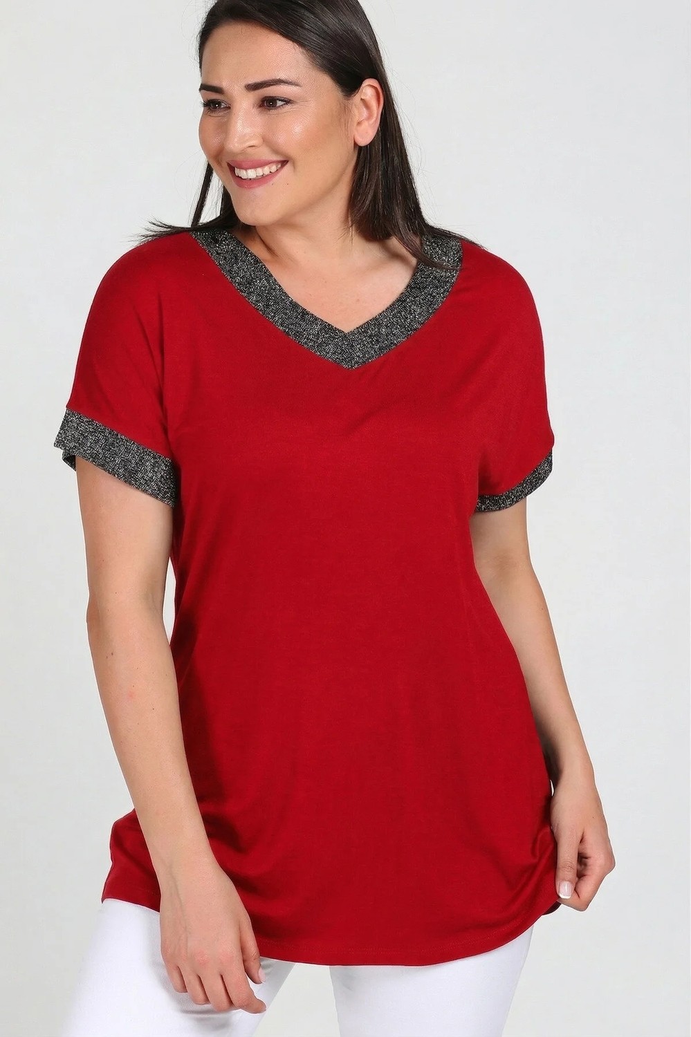Curvy Trend Büyük Beden Yaka Simli Kısa Kol Bluz