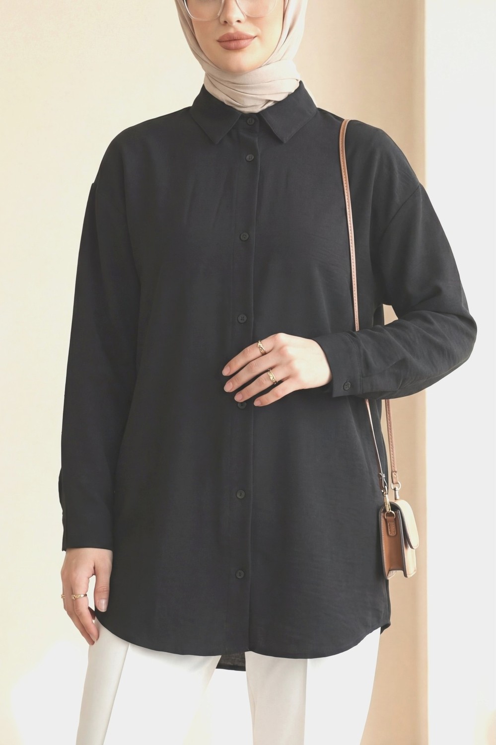Moda Morfo Oval Kesim Düğmeli Gömlek -Siyah görsel 2