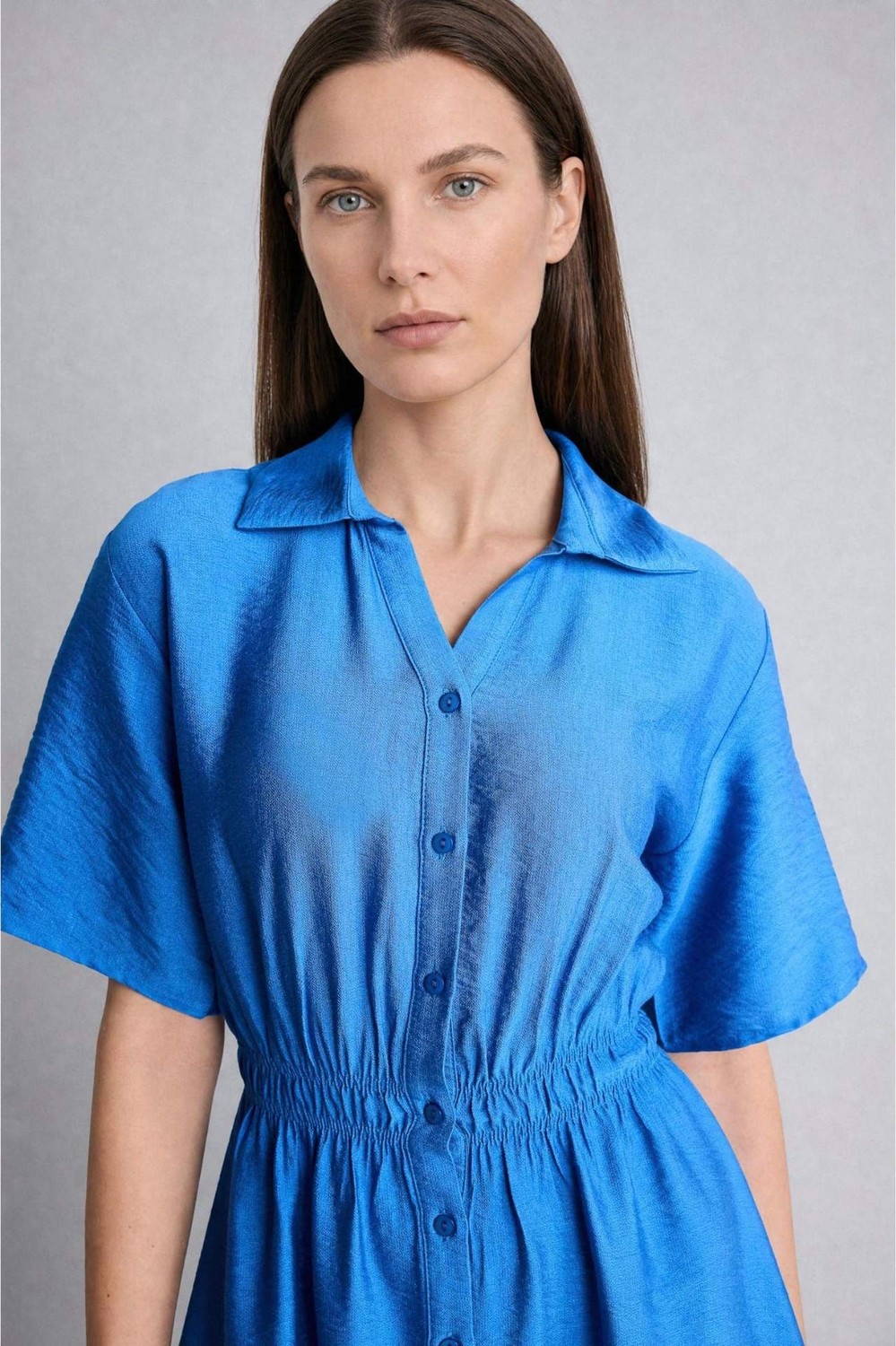 DeFacto Regular Fit Gömlek Yaka Beli Büzgülü Kısa Kollu Midi Elbise H6196AX26HS görsel 6