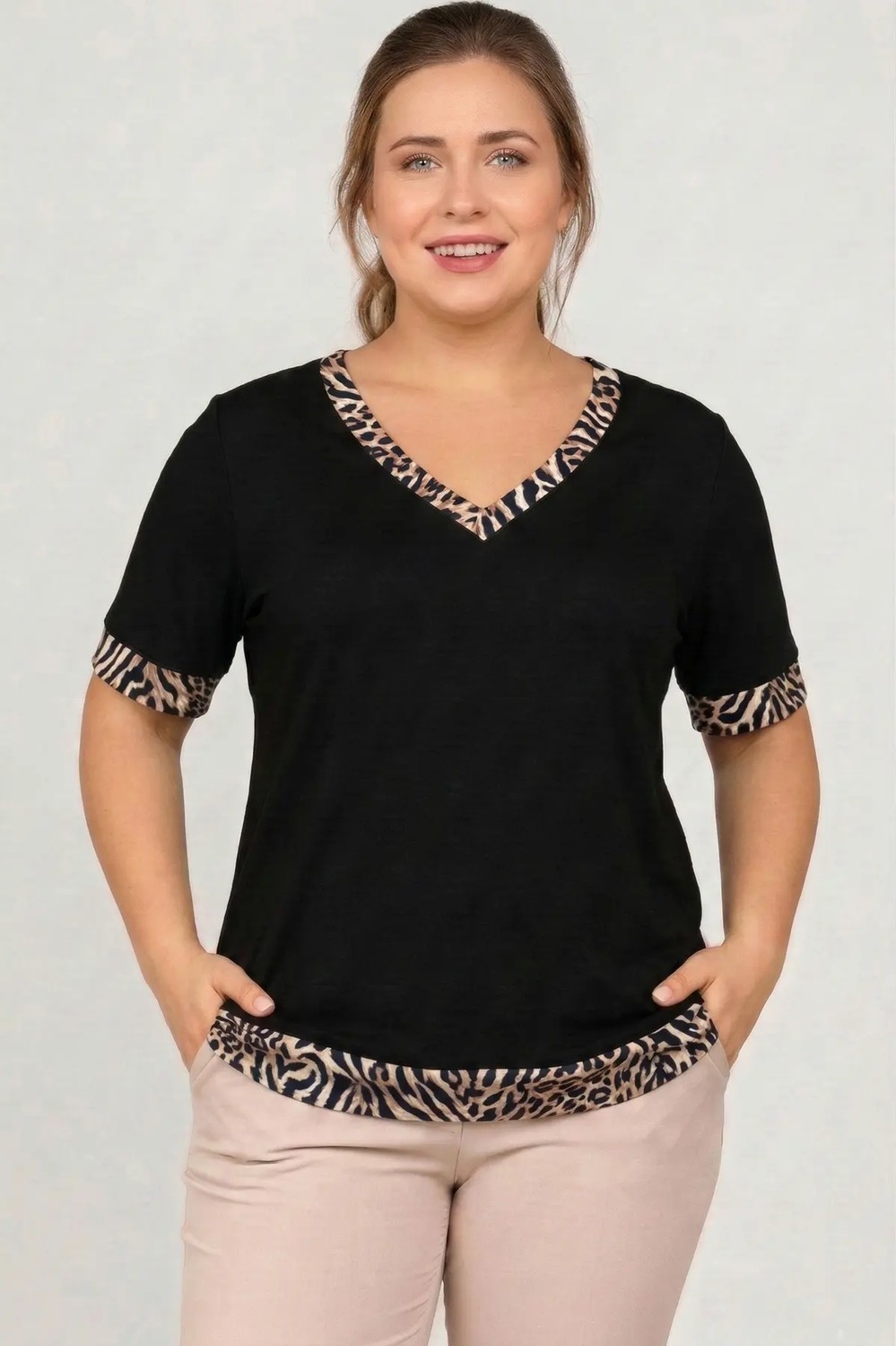 Curvy Trend Büyük Beden V Yaka Kolucu Etek Leopar Garnili Kısa Kol Bluz