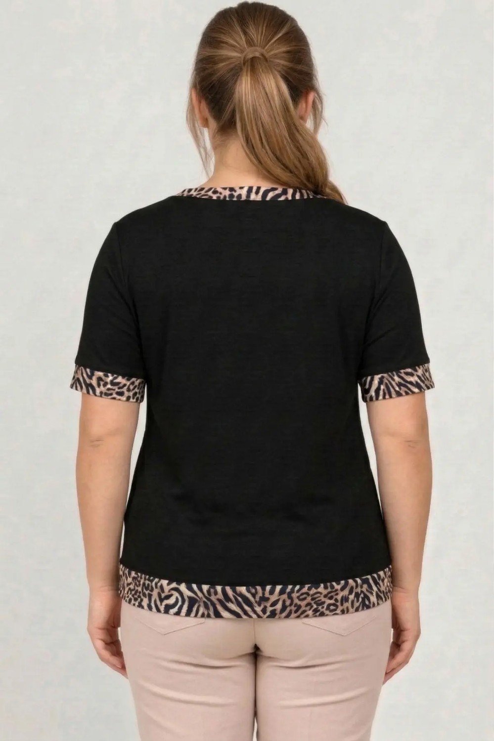 Curvy Trend Büyük Beden V Yaka Kolucu Etek Leopar Garnili Kısa Kol Bluz görsel 3